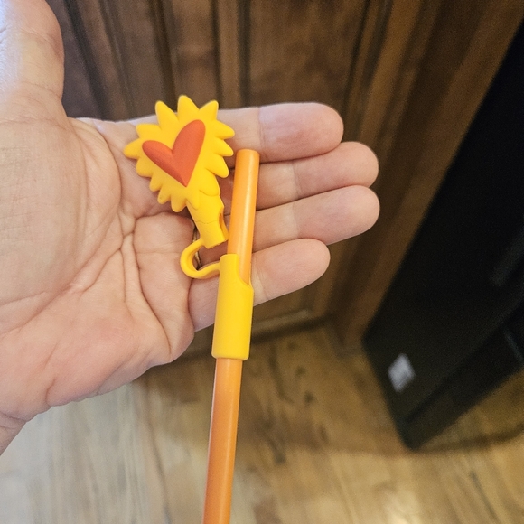 Starbucks 2023 Manuela Guillen Collection with straw cover - Picture 11 of 11